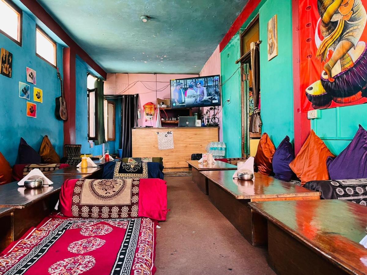 Non Stop Cafe Hostel & Stay Manāli Zewnętrze zdjęcie