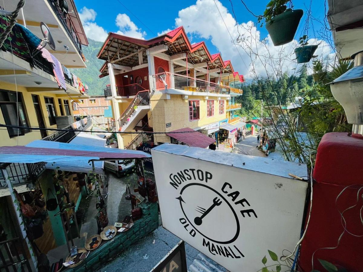 Non Stop Cafe Hostel & Stay Manāli Zewnętrze zdjęcie