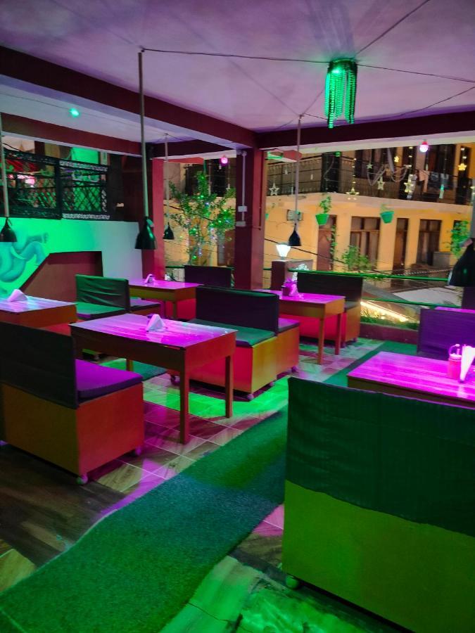 Non Stop Cafe Hostel & Stay Manāli Zewnętrze zdjęcie