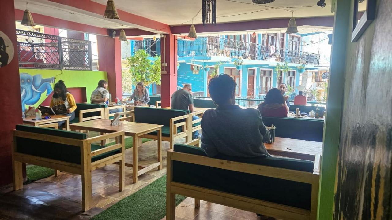 Non Stop Cafe Hostel & Stay Manāli Zewnętrze zdjęcie