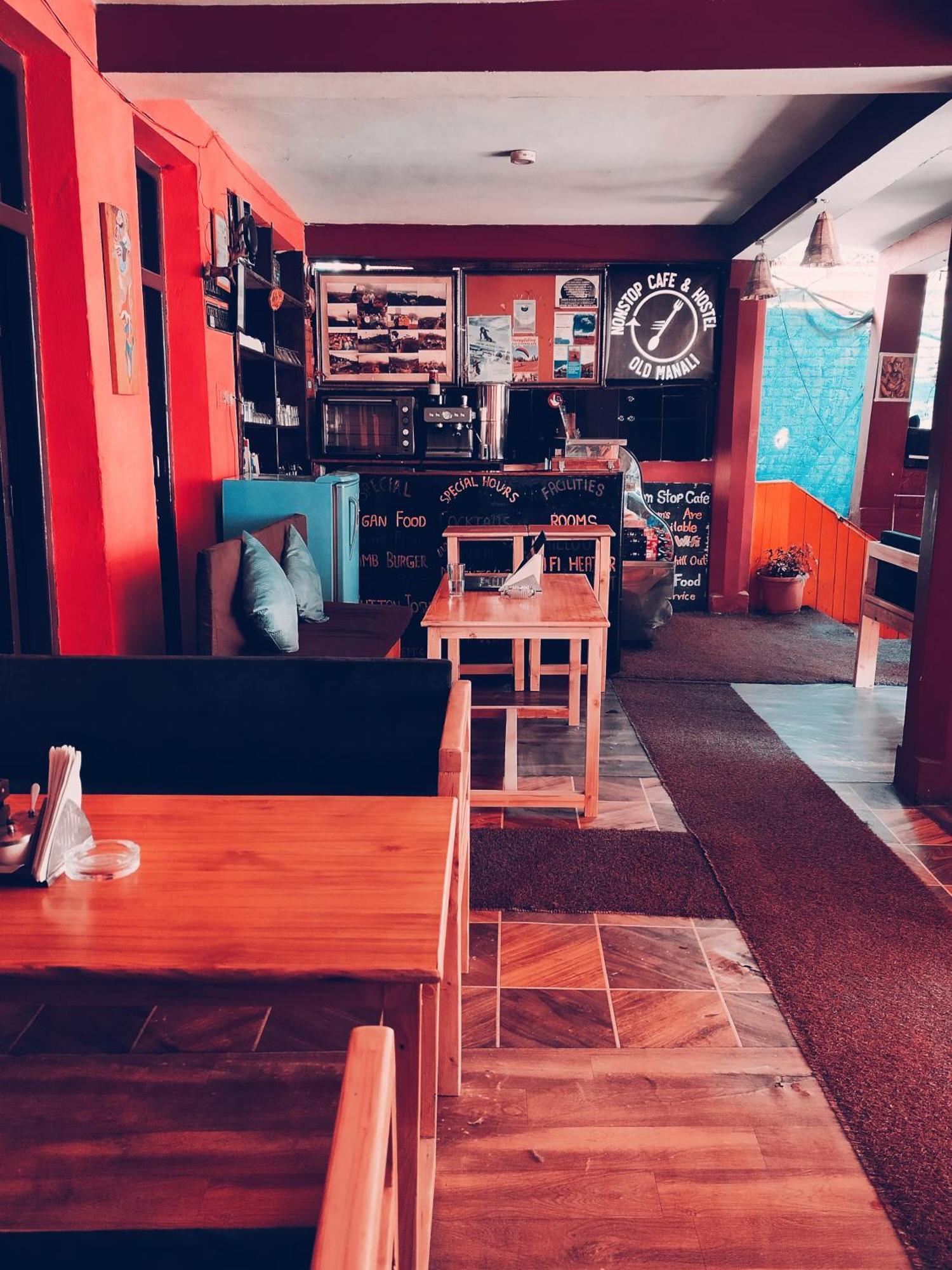 Non Stop Cafe Hostel & Stay Manāli Zewnętrze zdjęcie