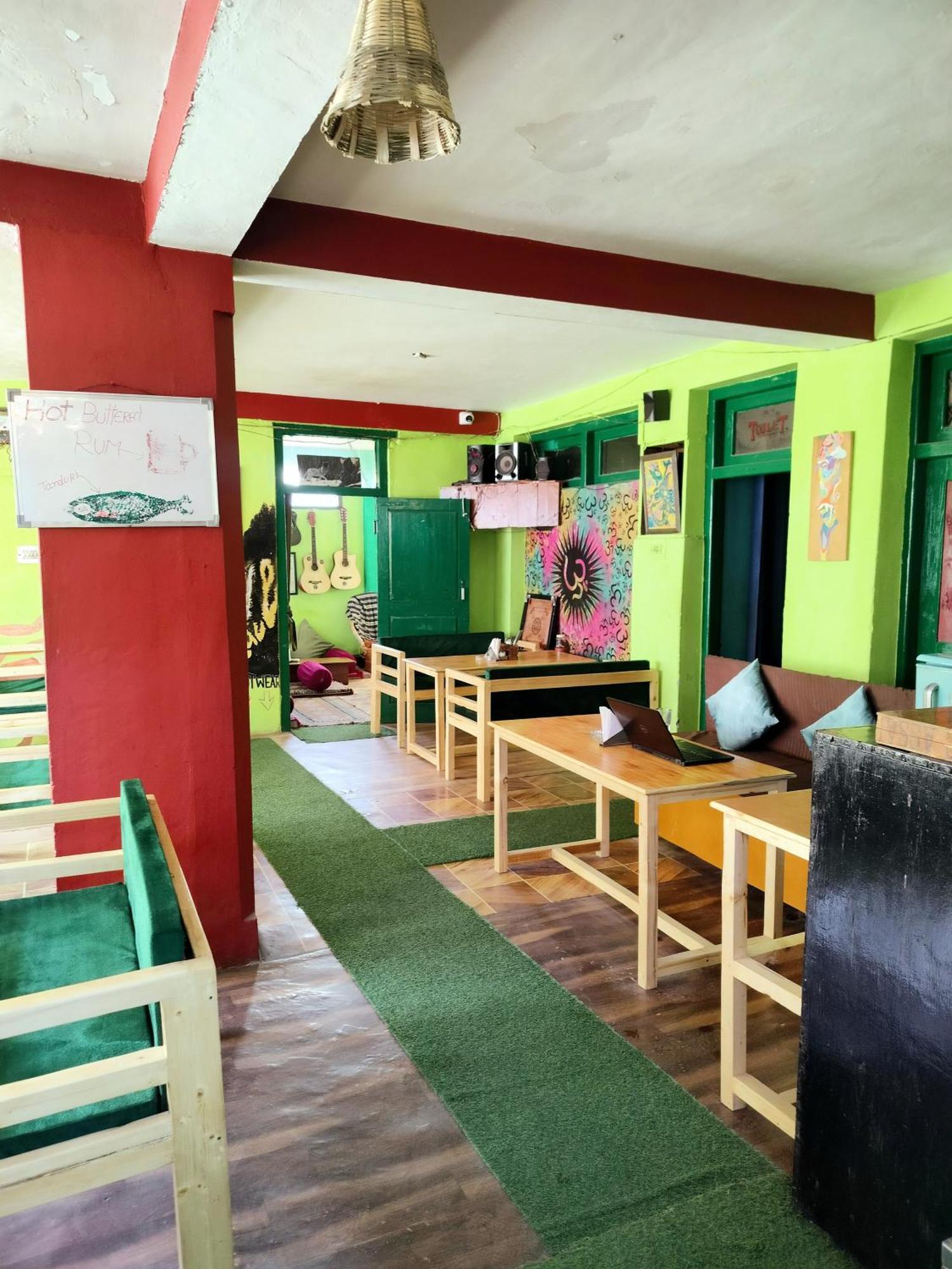 Non Stop Cafe Hostel & Stay Manāli Zewnętrze zdjęcie