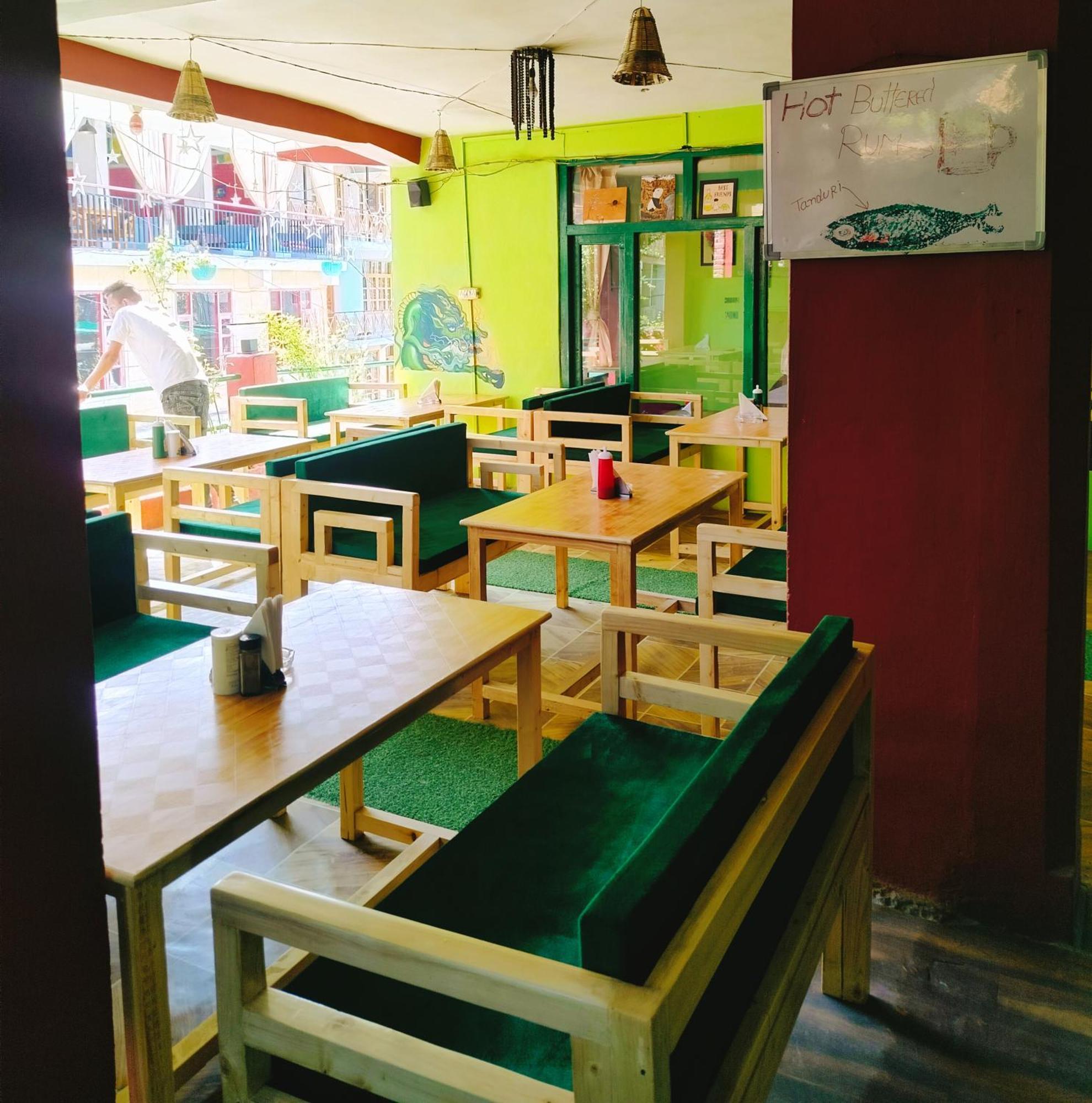 Non Stop Cafe Hostel & Stay Manāli Zewnętrze zdjęcie