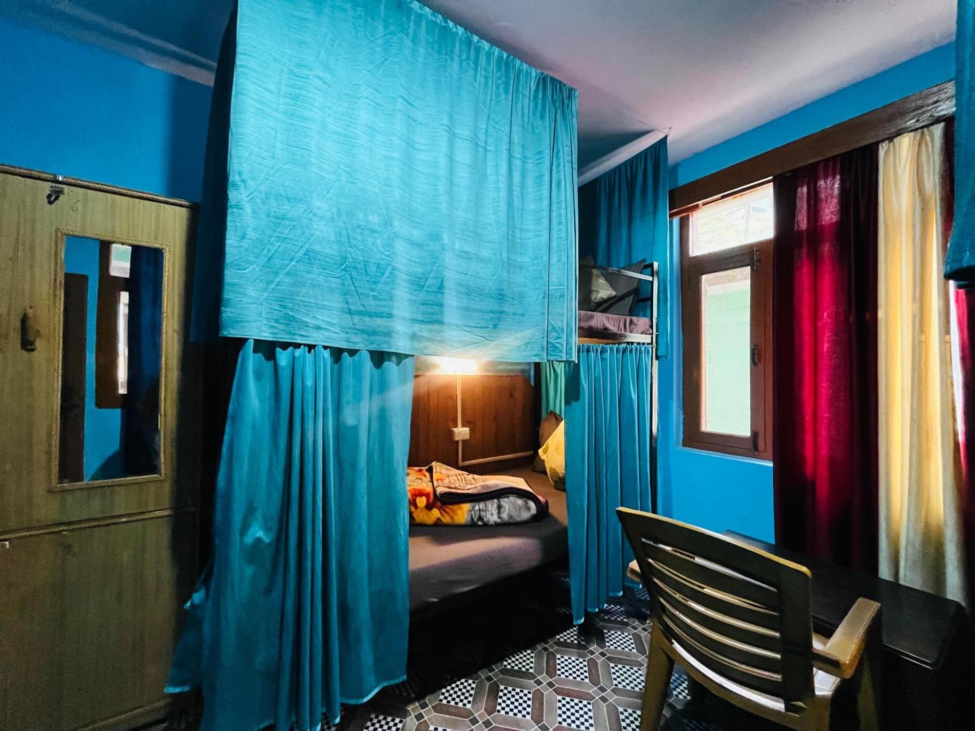 Non Stop Cafe Hostel & Stay Manāli Zewnętrze zdjęcie